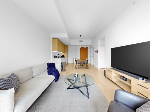 203-6622 Pearson Way, Richmond, BC - Indoor Photo Showing Living Room
