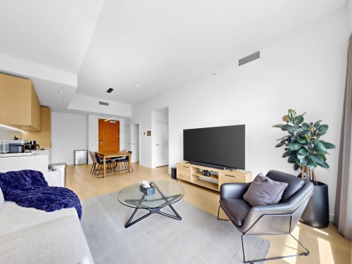 203-6622 Pearson Way, Richmond, BC - Indoor Photo Showing Living Room