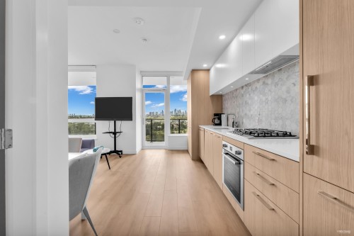 1803-2425 Alpha Avenue, Burnaby, BC - Indoor Photo Showing Kitchen With Upgraded Kitchen