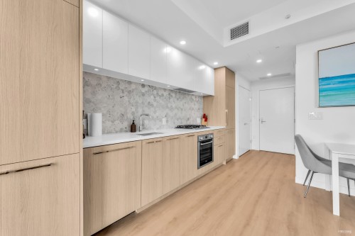 1803-2425 Alpha Avenue, Burnaby, BC - Indoor Photo Showing Kitchen With Upgraded Kitchen