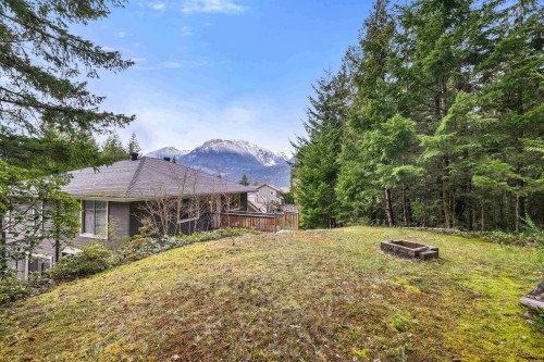 1014 Lanark Place, Squamish, BC - Outdoor