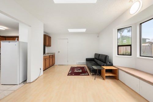 9241 Kingsley Court, Richmond, BC - Indoor Photo Showing Other Room
