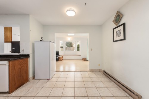 9241 Kingsley Court, Richmond, BC - Indoor