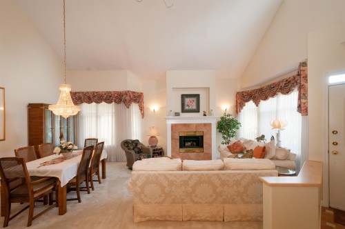 53-5531 Cornwall Drive, Richmond, BC - Indoor With Fireplace