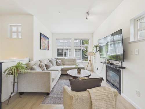 57-935 Ewen Avenue  New Westminster, BC V3M 0A1