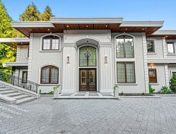 558 Glenross Road  West Vancouver, BC V7S 1L5