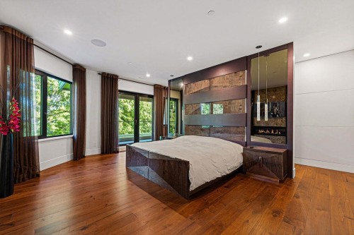 558 Glenross Road, West Vancouver, BC - Indoor Photo Showing Bedroom