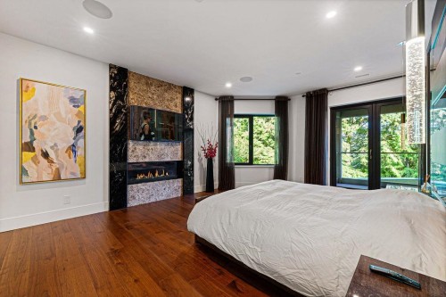 558 Glenross Road, West Vancouver, BC - Indoor Photo Showing Bedroom