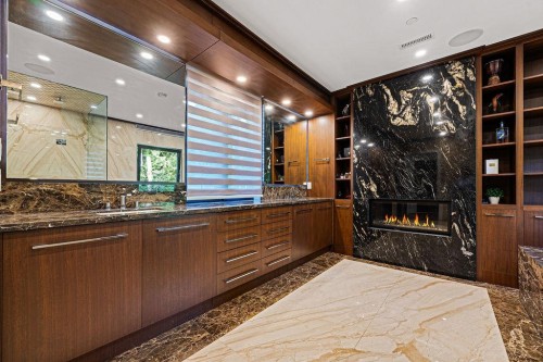 558 Glenross Road, West Vancouver, BC - Indoor