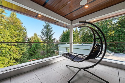 558 Glenross Road, West Vancouver, BC - Outdoor With Deck Patio Veranda With Exterior