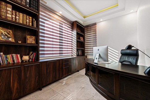 558 Glenross Road, West Vancouver, BC - Indoor Photo Showing Office