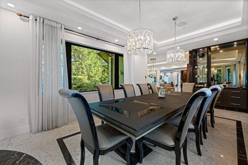 558 Glenross Road, West Vancouver, BC - Indoor Photo Showing Dining Room