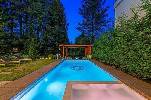 558 Glenross Road, West Vancouver, BC - Outdoor With In Ground Pool