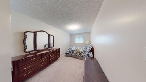 197 Warrick Street, Coquitlam, BC - Indoor Photo Showing Bedroom