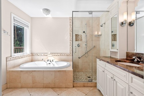 5600 Grousewoods Place, North Vancouver, BC - Indoor Photo Showing Bathroom