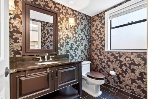 5600 Grousewoods Place, North Vancouver, BC - Indoor Photo Showing Bathroom