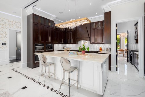 8483 Wiltshire Street, Vancouver, BC - Indoor Photo Showing Kitchen With Upgraded Kitchen