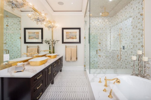 8483 Wiltshire Street, Vancouver, BC - Indoor Photo Showing Bathroom