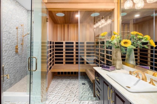 8483 Wiltshire Street, Vancouver, BC - Indoor Photo Showing Bathroom
