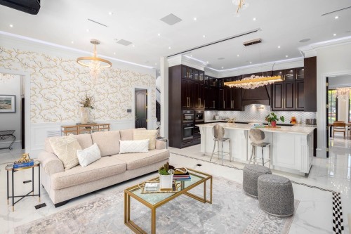 8483 Wiltshire Street, Vancouver, BC - Indoor Photo Showing Living Room
