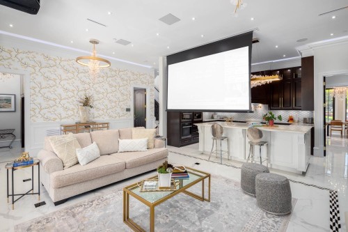 8483 Wiltshire Street, Vancouver, BC - Indoor Photo Showing Living Room