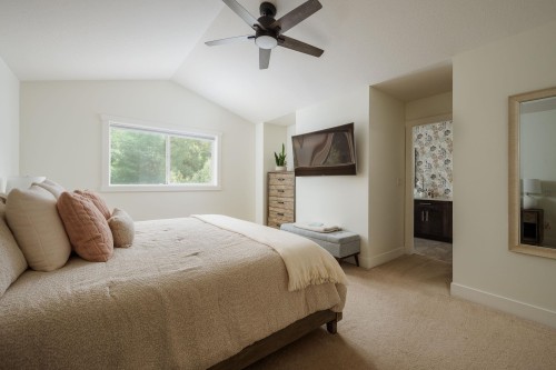 13478 229 Loop, Maple Ridge, BC - Indoor Photo Showing Bedroom