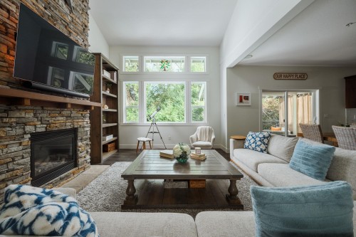 13478 229 Loop, Maple Ridge, BC - Indoor Photo Showing Living Room With Fireplace