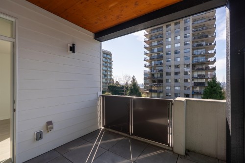 202-108 8Th Street E, North Vancouver, BC - Outdoor With Balcony With Exterior