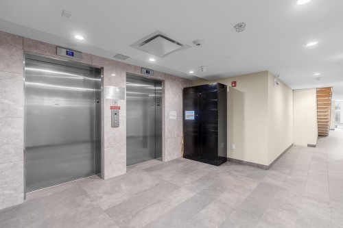 202-108 8Th Street E, North Vancouver, BC - Indoor