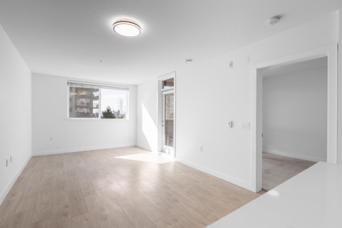 202-108 8Th Street E, North Vancouver, BC - Indoor