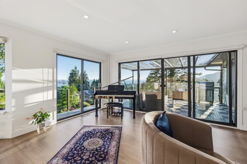 212 Balmoral Road W, North Vancouver, BC - Indoor