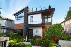 136 61st Avenue E Vancouver, BC V5X 2B4