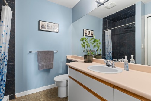 A102-4811 53 Street, Delta, BC - Indoor Photo Showing Bathroom