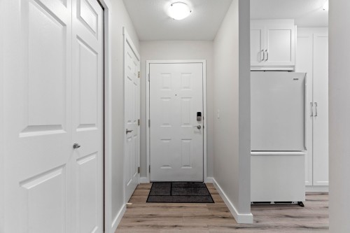 A102-4811 53 Street, Delta, BC - Indoor Photo Showing Other Room