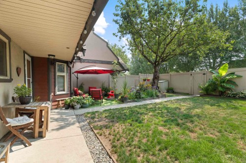 A102-4811 53 Street, Delta, BC - Outdoor