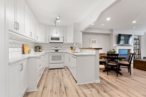 A102-4811 53 Street, Delta, BC - Indoor Photo Showing Kitchen With Upgraded Kitchen