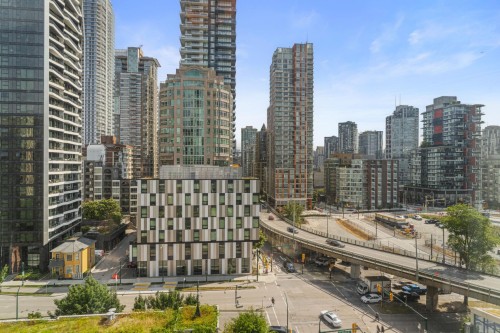 1202-1455 Howe, Vancouver, BC - Outdoor With Facade