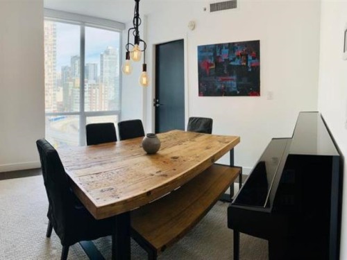 1202-1455 Howe, Vancouver, BC - Indoor Photo Showing Dining Room