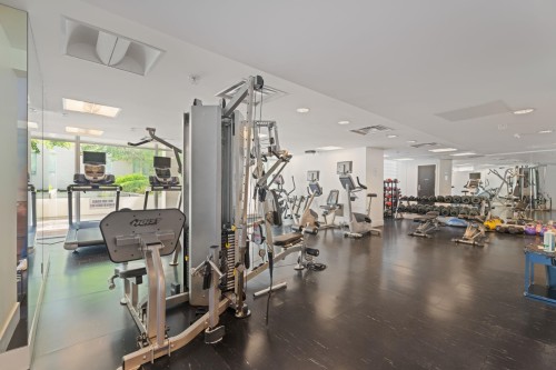 1202-1455 Howe, Vancouver, BC - Indoor Photo Showing Gym Room