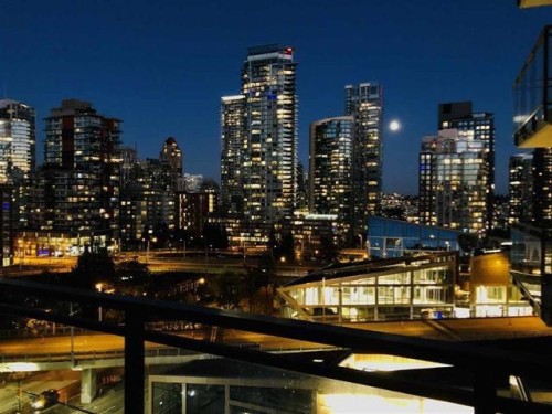 1202-1455 Howe, Vancouver, BC - Outdoor