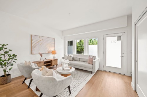 213-1306 Laval Square, Coquitlam, BC - Indoor Photo Showing Living Room