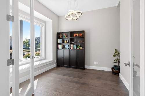 3291 Ullsmore Avenue, Richmond, BC - Indoor Photo Showing Other Room