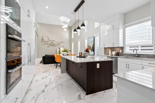 3291 Ullsmore Avenue, Richmond, BC - Indoor Photo Showing Kitchen With Upgraded Kitchen