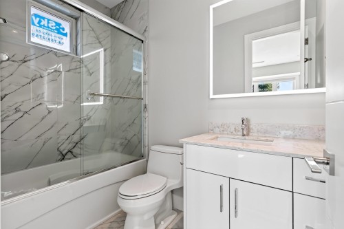 3291 Ullsmore Avenue, Richmond, BC - Indoor Photo Showing Bathroom