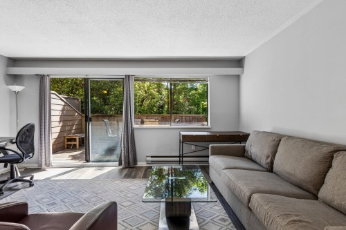 102-107 27th Street W North Vancouver, BC V7N 4G5