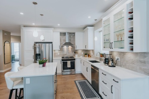164 Sycamore Drive, Port Moody, BC - Indoor Photo Showing Kitchen With Upgraded Kitchen