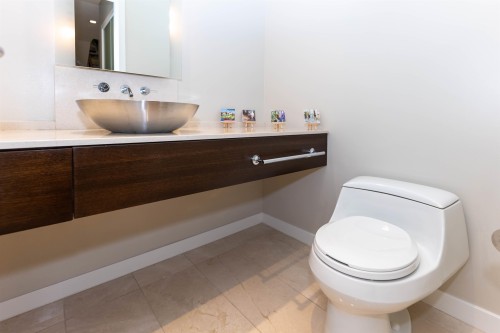 1163 Cordova Street W, Vancouver, BC - Indoor Photo Showing Bathroom