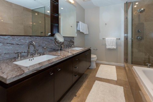 1163 Cordova Street W, Vancouver, BC - Indoor Photo Showing Bathroom