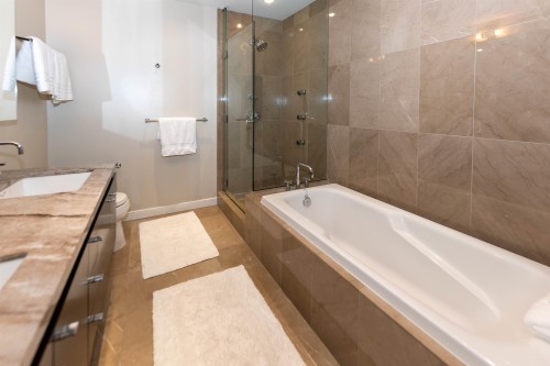 1163 Cordova Street W, Vancouver, BC - Indoor Photo Showing Bathroom