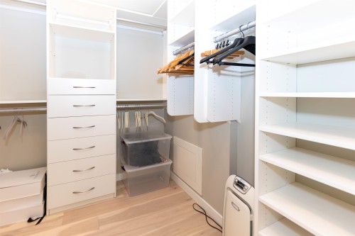 1163 Cordova Street W, Vancouver, BC - Indoor With Storage